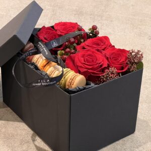 Valentines box with macaron $85